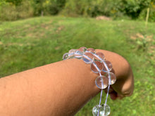 Charger l'image dans la galerie, Perles en cristal de roche quasiment sans inclusions entre 2 et 20mm