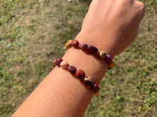 Charger l'image dans la galerie, Perles en jaspe mookaite, petits galets
