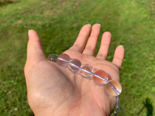 Charger l'image dans la galerie, Perles en cristal de roche quasiment sans inclusions entre 2 et 20mm