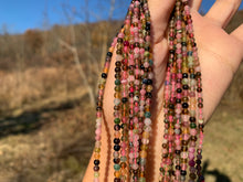 Charger l'image dans la galerie, Perles en tourmaline multicolore entre 3 et 4mm