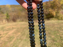 Charger l'image dans la galerie, Perles en oeil de faucon entre 2 et 10mm