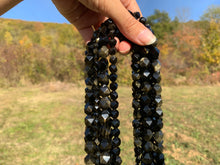 Charger l'image dans la galerie, Perles en obsidienne dorée, forme diamant entre 6 et 12mm