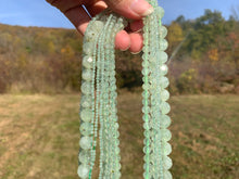 Charger l'image dans la galerie, Perles en prehnite facettées entre 2 et 10mm