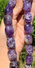 Charger l'image dans la galerie, Perles en améthyste chevrons, galet de taille moyenne