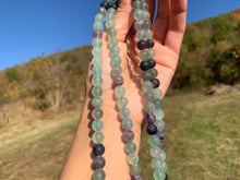 Charger l'image dans la galerie, Perles en fluorite / fluorite mate entre 6 et 10mm