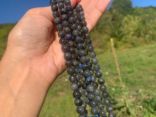 Charger l'image dans la galerie, Perles en labradorite entre 6 et 10mm LQ