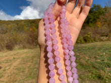 Charger l'image dans la galerie, Améthyste lavande forme diamant entre 6 et 10mm