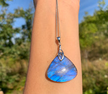 Charger l'image dans la galerie, Bélière "oeil" (argentée, dorée, rosée)