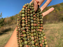 Charger l'image dans la galerie, Perles en unakite entre 2 et 12mm