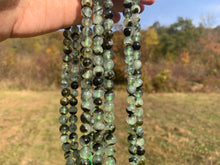 Charger l'image dans la galerie, Perles en prehnite entre 6 et 12mm