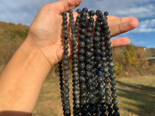 Charger l'image dans la galerie, Perles en labradorite entre 6 et 10mm LQ
