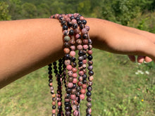 Charger l'image dans la galerie, Perles en rhodonite entre 3 et 12mm
