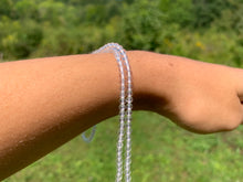 Charger l'image dans la galerie, Perles en cristal de roche quasiment sans inclusions entre 2 et 20mm