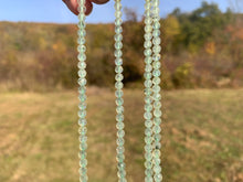 Charger l'image dans la galerie, Perles en prehnite facettées entre 2 et 10mm