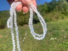 Charger l'image dans la galerie, Perles en labradorite blanche entre 4 et 10mm LBC