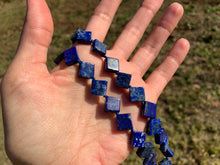 Charger l'image dans la galerie, Perles en lapis-lazuli, forme carré