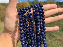 Charger l'image dans la galerie, Perles en sodalite entre 6 et 8mm SQ