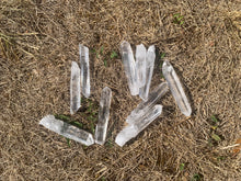 Charger l'image dans la galerie, Cristal de roche, brut, pointe "grande" taille