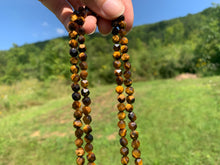 Charger l'image dans la galerie, Perles en oeil de tigre, forme diamant entre 6 et 12mm