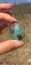 Charger l'image dans la galerie, Rubis fuchsite 1