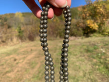 Charger l'image dans la galerie, Perles en pyrite entre 4 et 14mm