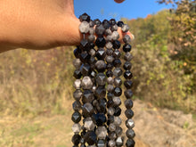 Charger l'image dans la galerie, Perles en obsidienne argentée, forme diamant entre 6 et 10mm