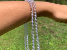 Charger l'image dans la galerie, Perles en cristal de roche moyennement inclus entre 2 et 20mm