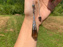 Charger l'image dans la galerie, Pendule en quartz fumé