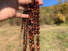 Charger l'image dans la galerie, Perles en oeil de taureau, forme diamant entre 6 et 10mm