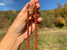 Charger l'image dans la galerie, Perles en jaspe rouge, forme diamant entre 6 et 10mm