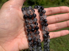 Charger l'image dans la galerie, Perles en quartz avec inclusions de tourmaline entre 4 et 10mm, QTD