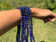 Charger l'image dans la galerie, Perles en sodalite entre 6 et 8mm SQ