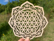Charger l'image dans la galerie, Fleur de vie en bois