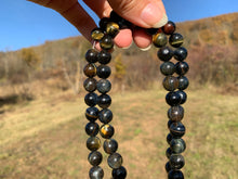 Charger l'image dans la galerie, Perles en oeil de tigre mélangé avec de l'oeil de faucon entre 6 et 10mm
