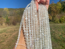 Charger l'image dans la galerie, Perles en pierre de lune blanche entre 6 et 10mm PLBT