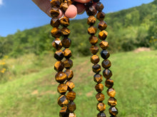 Charger l'image dans la galerie, Perles en oeil de tigre, forme diamant entre 6 et 12mm