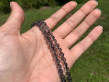 Charger l'image dans la galerie, Perles en quartz avec inclusions de tourmaline entre 4 et 8mm QTQ