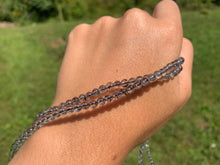 Charger l'image dans la galerie, Perles en quartz avec inclusions de tourmaline entre 4 et 8mm QTQ