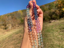 Charger l'image dans la galerie, Perles en fluorite / fluorine entre 6-6,5 et 12mm