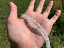 Charger l'image dans la galerie, Perles en labradorite blanche entre 4 et 10mm LBT