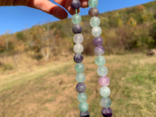 Charger l'image dans la galerie, Perles en fluorite / fluorite mate entre 6 et 10mm