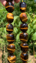 Charger l'image dans la galerie, Perles en oeil de tigre, galet de taille moyenne