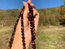 Charger l'image dans la galerie, Perles en oeil de taureau, forme diamant entre 6 et 10mm