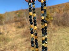 Charger l'image dans la galerie, Perles en oeil de tigre mélangé avec de l'oeil de faucon, forme diamant entre 6 et 10mm