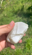 Charger l'image dans la galerie, Pierre de lune blanche brut 1