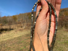 Charger l'image dans la galerie, Perles en pyrite, forme cube 4 x 4mm