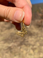 Charger l'image dans la galerie, Bélière papillon de taille moyenne (argentée, dorée, rosée)