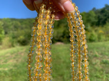 Charger l'image dans la galerie, Perles à inclusions de rutile entre 6 et 8mm QRT