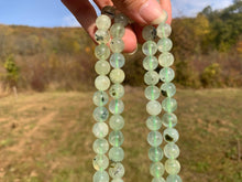 Charger l'image dans la galerie, Perles en prehnite entre 6 et 12mm