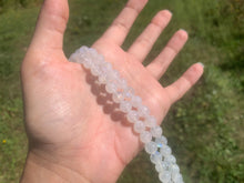 Charger l'image dans la galerie, Perles en quartz avec inclusions de tourmaline entre 8 et 12mm, QTT